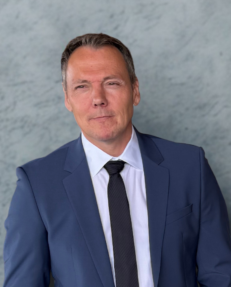 Sam Majetic – Gründer und Projektleiter bei Majetic Raum & Ausbau in Seeheim, Experte für Renovierung und Trockenbau