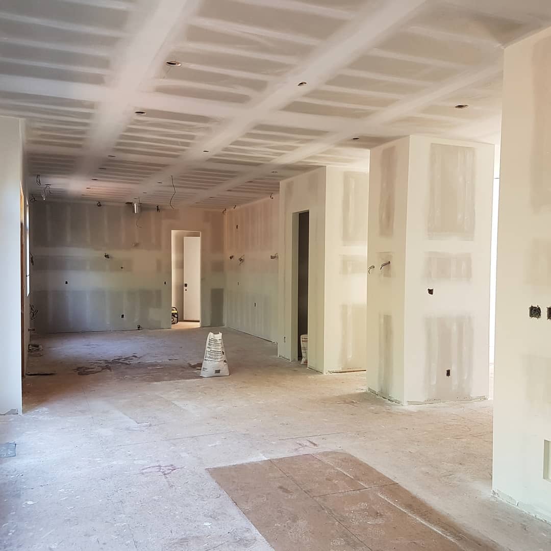 „Professioneller Trockenbau in Seeheim – Montage von Gipskartonplatten durch Majetic Raum & Ausbau“